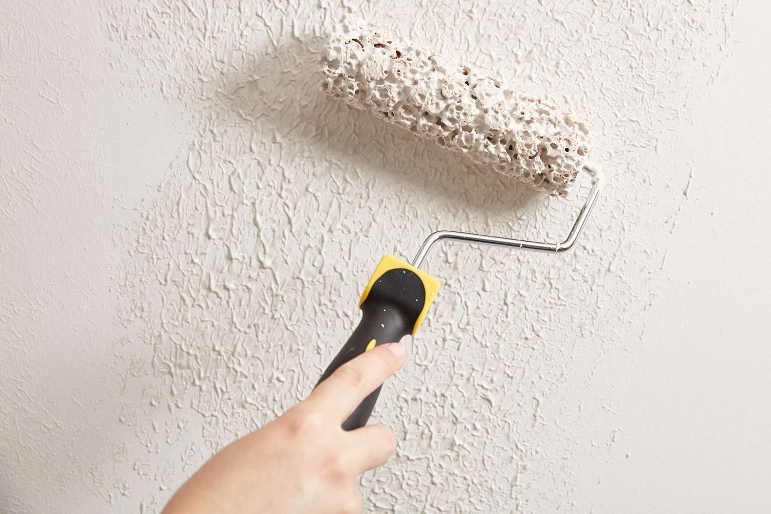 Want easy-to-apply wall texture types? Try these 3 cool techniques for a beautiful DIY wall finish.