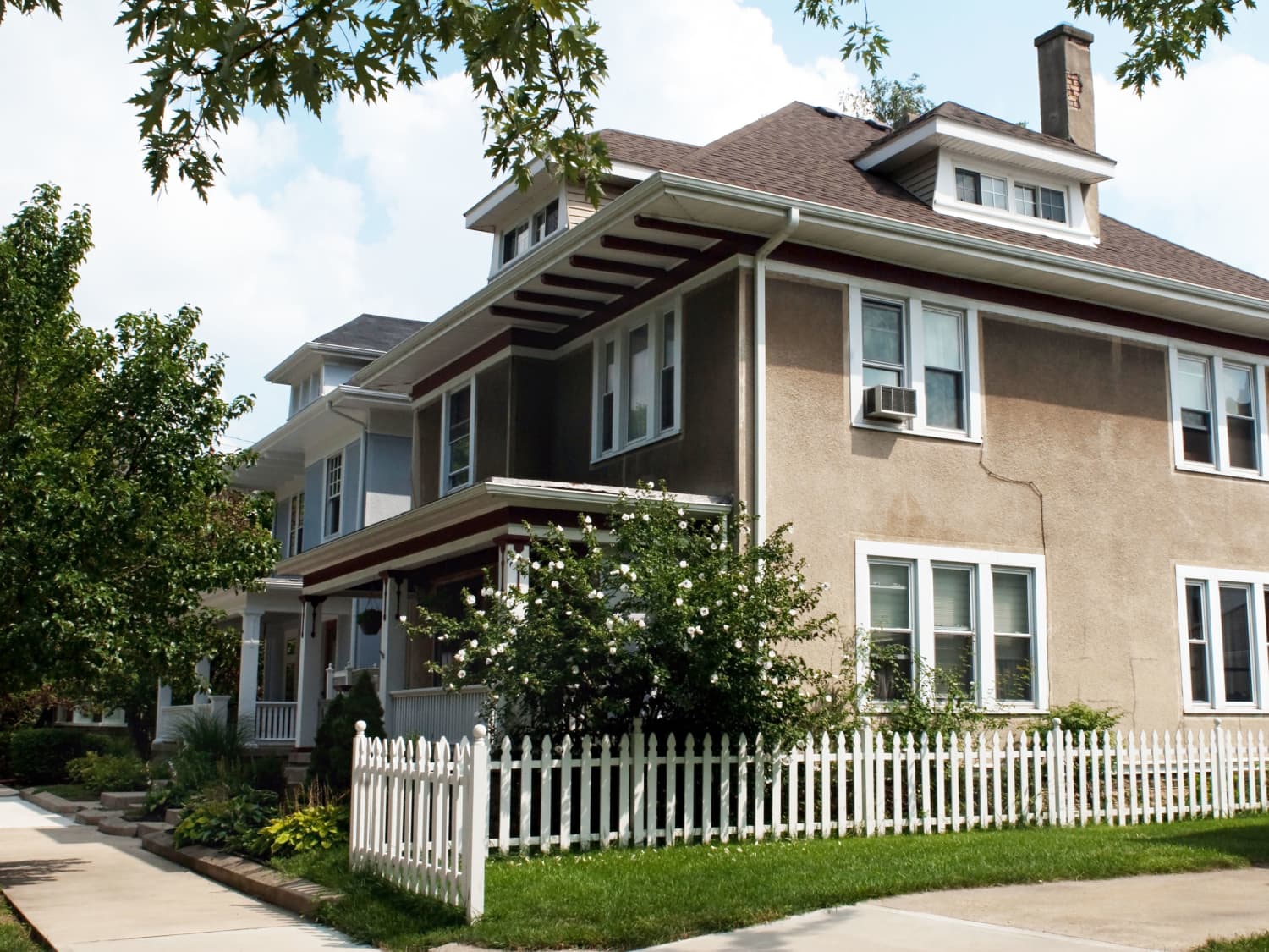 Want to buy an american four square home? Here's what you need to know before you start looking.