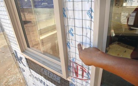 What are common frame stucco problems? Find out 4 easy ways to fix them quickly.