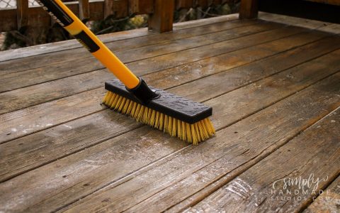 The ultimate do it yourself deck wash guide (Make your deck beautiful without high costs)