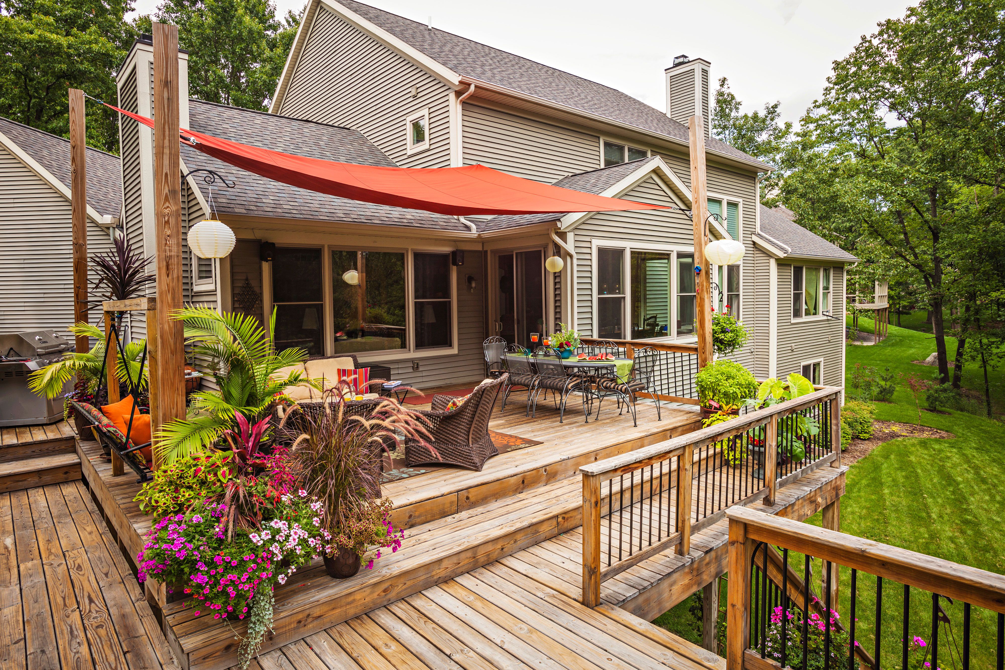 The ultimate do it yourself deck wash guide (Make your deck beautiful without high costs)