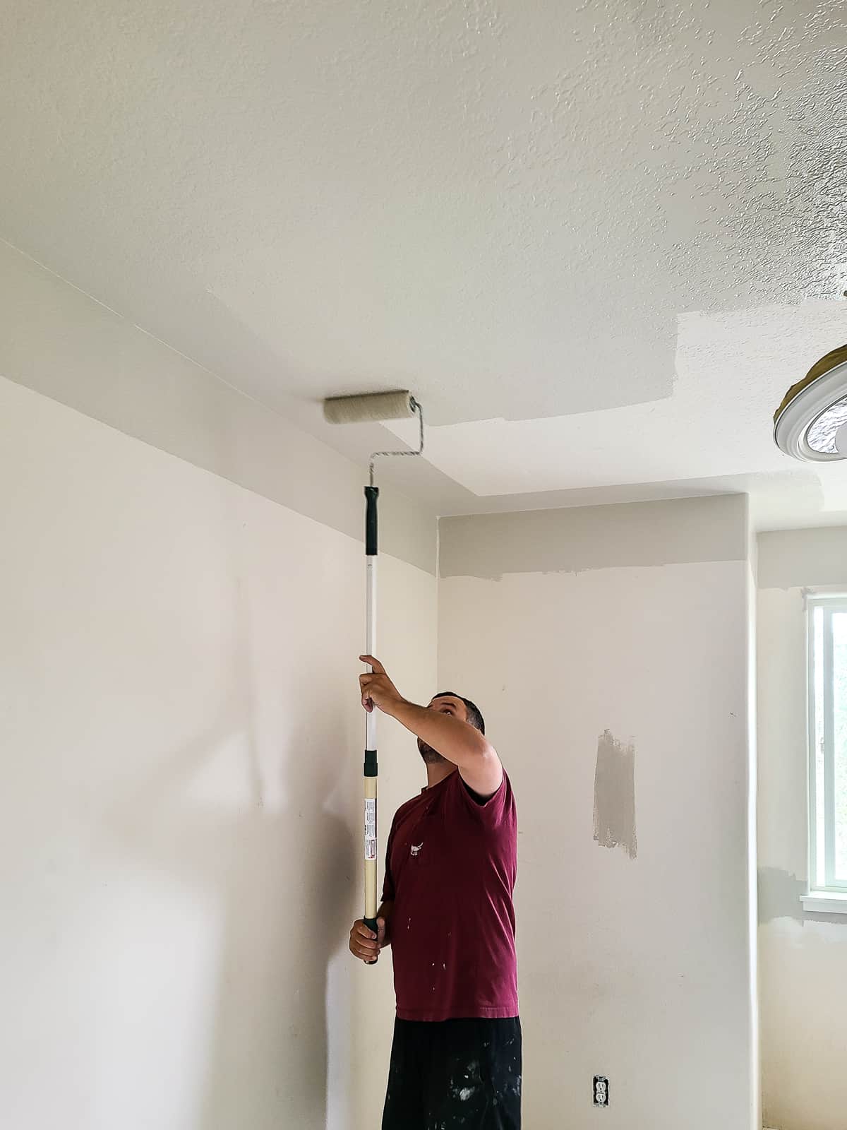 How long does it take to paint a bedroom? Get your quick time estimate and project plan.
