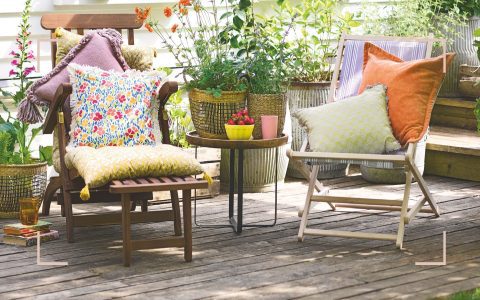 How to make deck cleaner diy? Try these super easy recipes for a sparkling clean deck today.