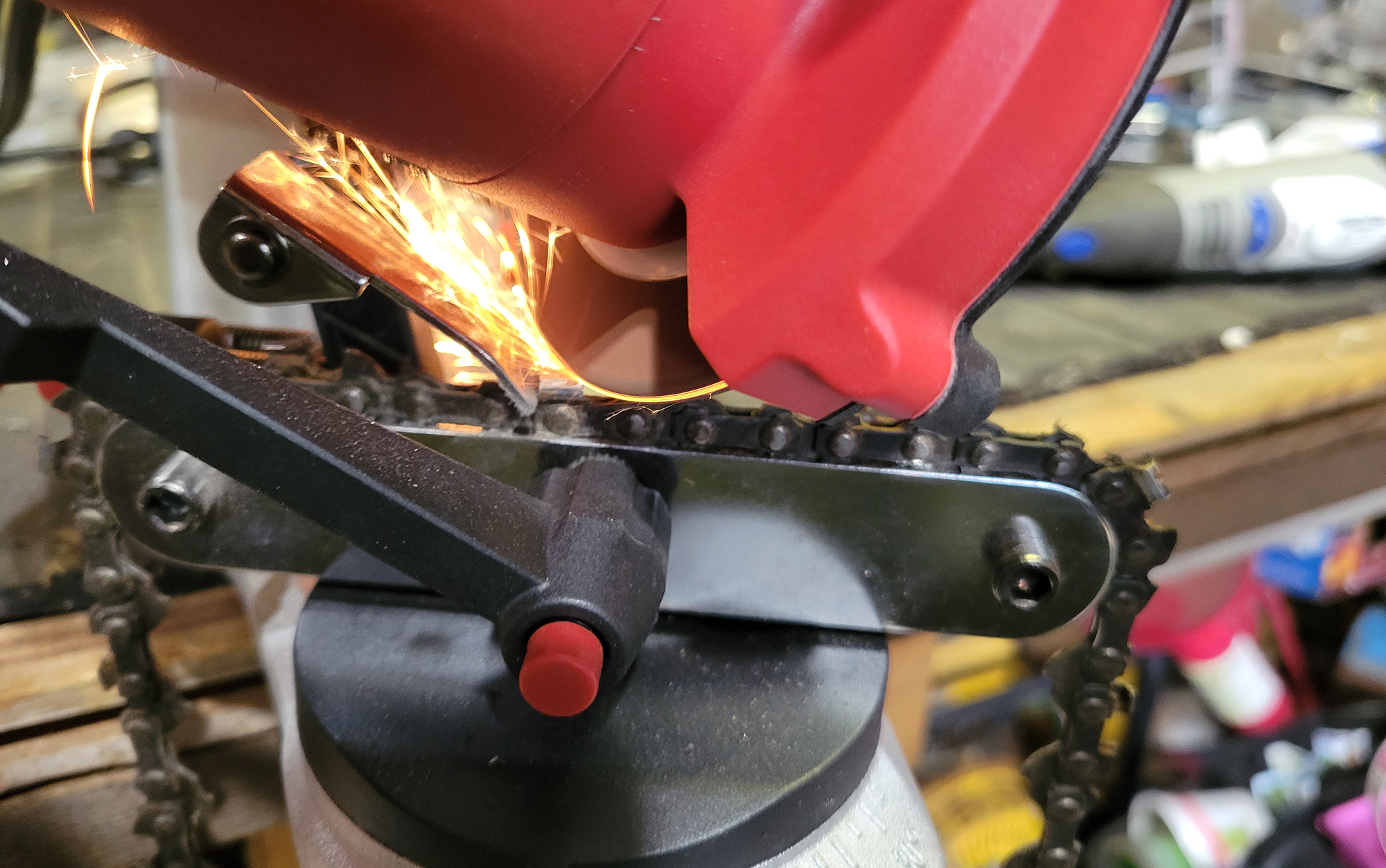 What is the best oregon chain sharpener? Find out which one the real pros use!