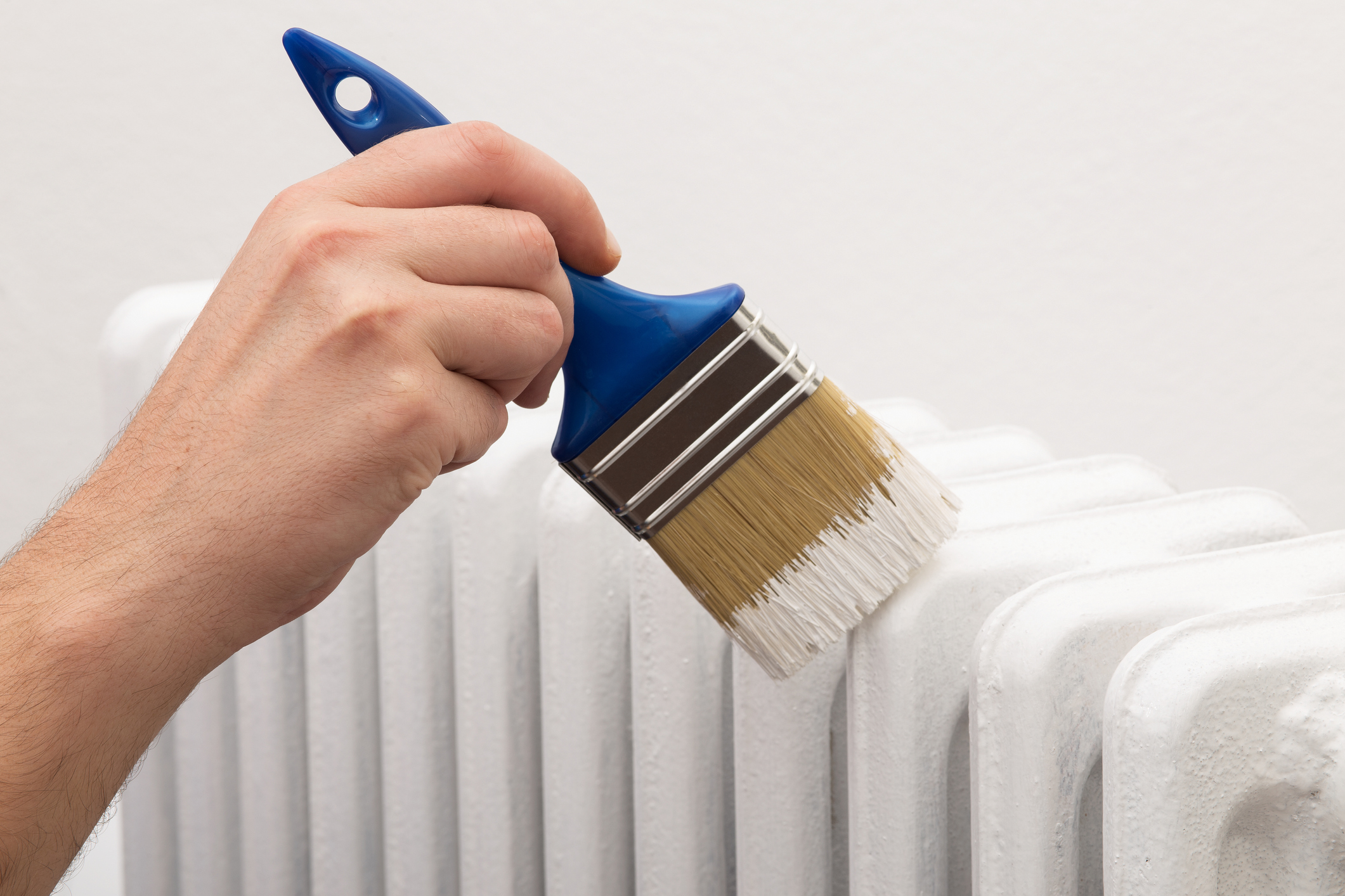 How do I paint a radiator correctly? Follow these steps for a durable finish that looks great!