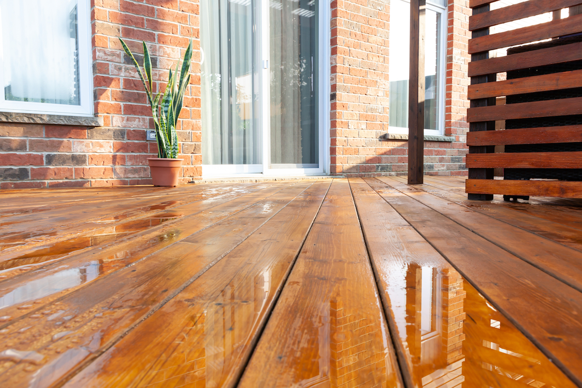 Deck cleaner recipe for tough stains? This powerful homemade mix will make your deck look new!