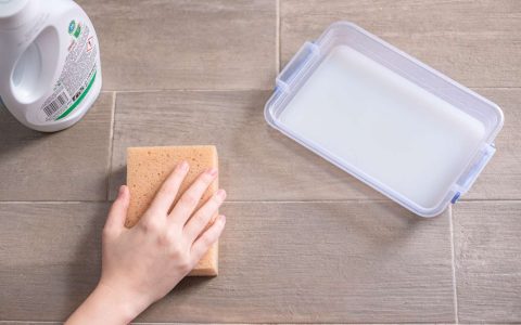 Whats the best way for how to wash slate floors? Learn these top tricks for a lasting gleam.
