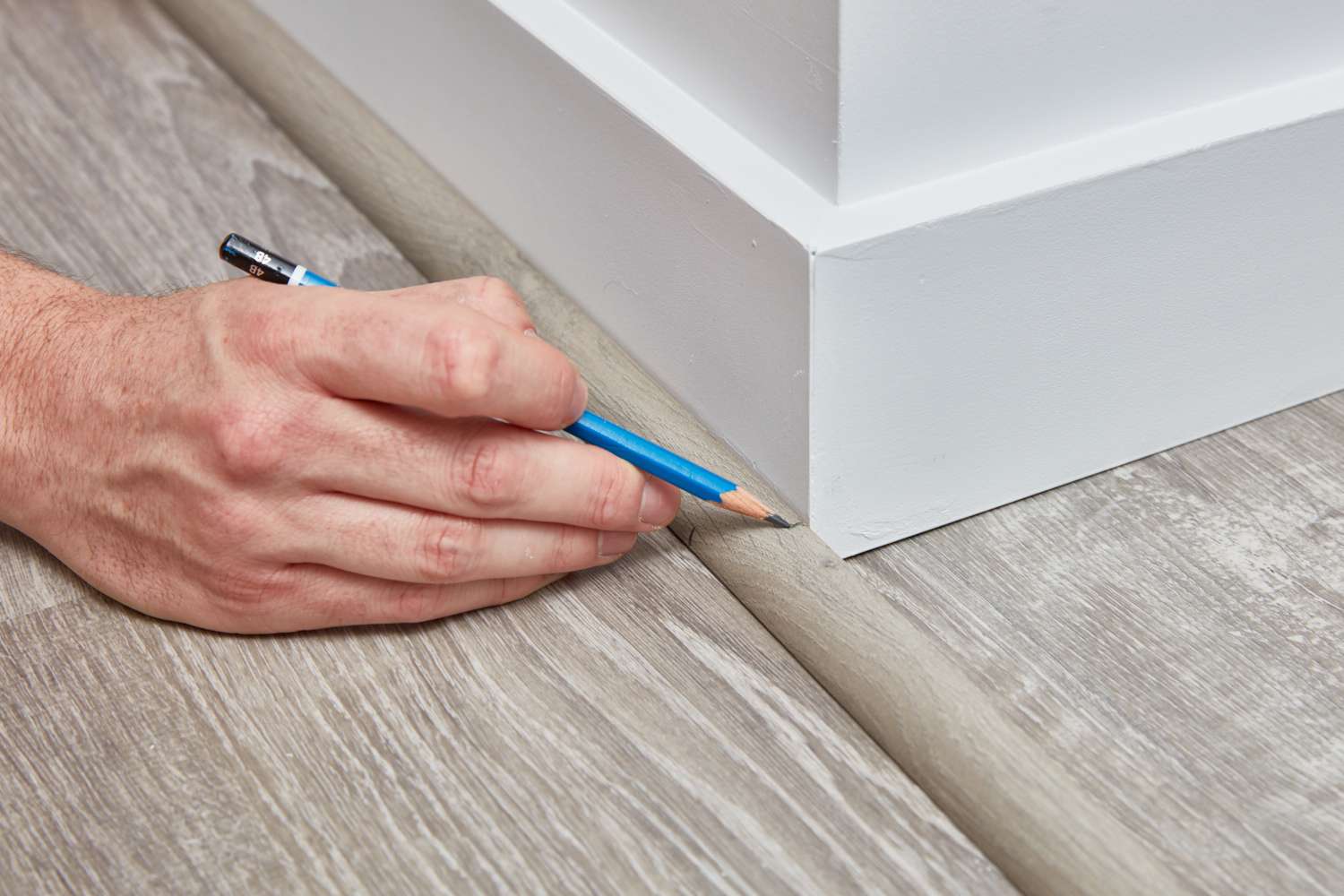 How to install baseboard with shoe moulding? (These simple tricks make it look perfect!)