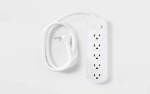 power strip vs extension cord (Easy guide to pick the safe one now)