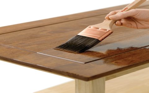 How long does polyurethane take to dry? Learn the crucial differences for oil based vs water based types.